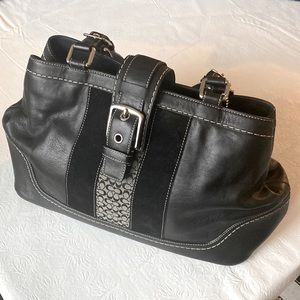 Coach black leather shoulder bag - excellent condition! Signature Coach print